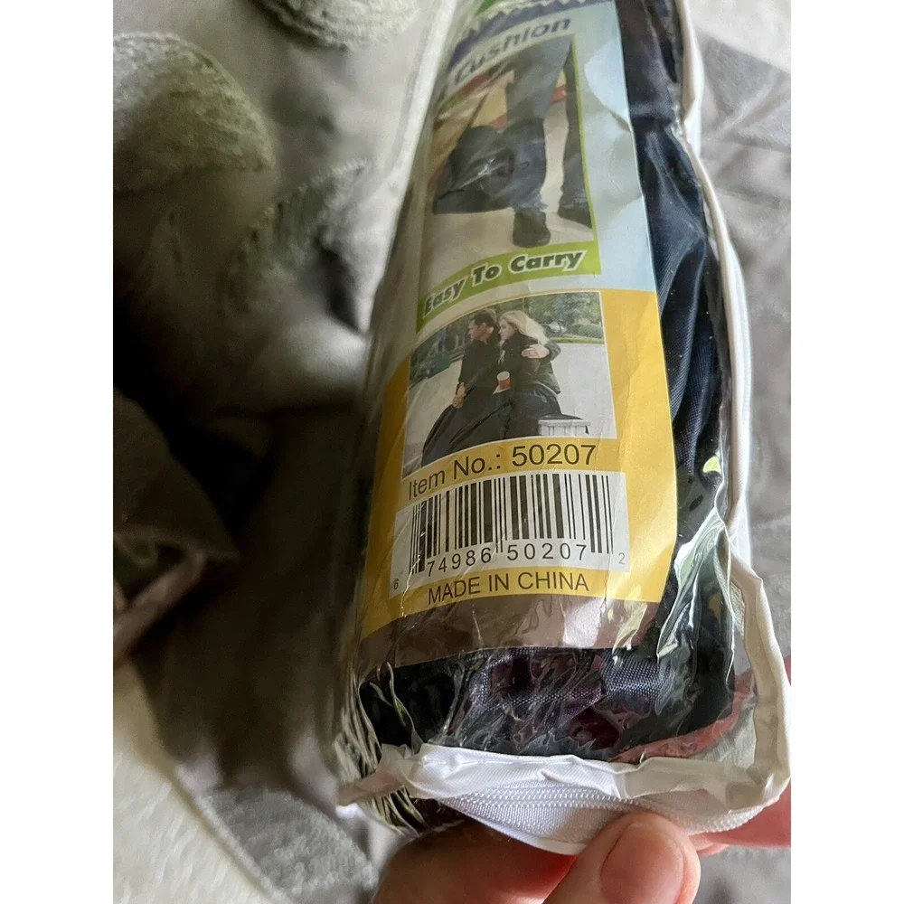 THE SHERPA BLUE Seen on TV The Reversible Blanket Poncho Seat Cushion 84